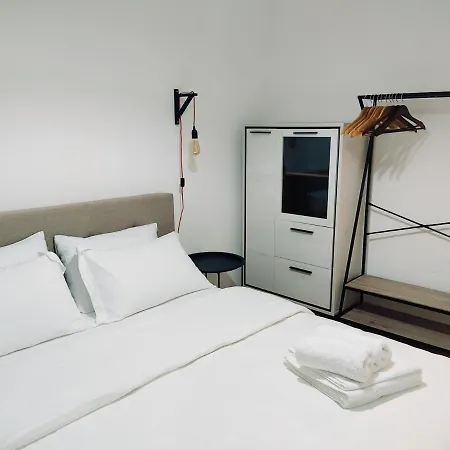 Aura Apartment *