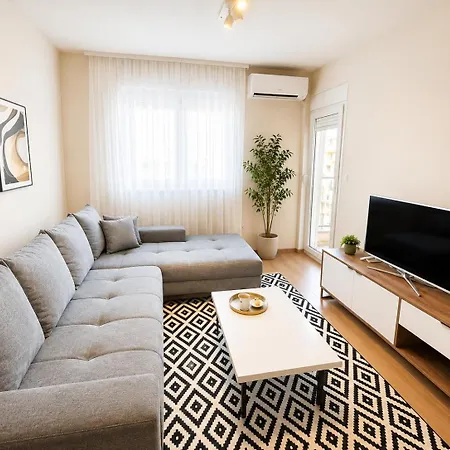 Astra Kvart Near Big Fashion Center * Podgorica